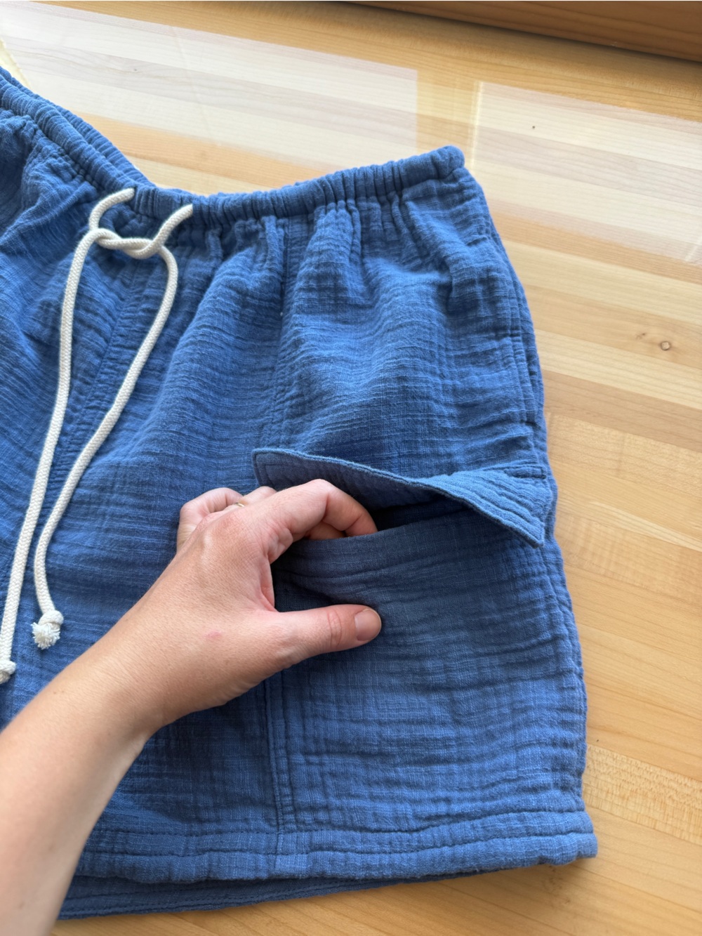 aerie Blue Drawstring Cargo Shorts 100% Cotton in Large - Picture 2 of 10